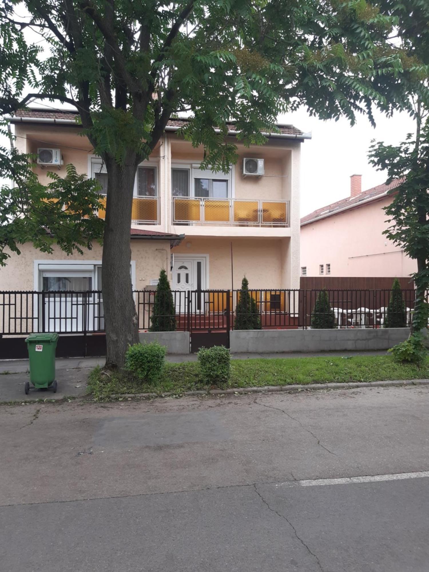 Sasfeszek Apartment Hajduszoboszlo Exterior photo